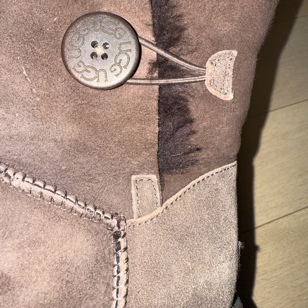 Ugg Brown Suede Bailey Button Short Shearling Boo… - image 8